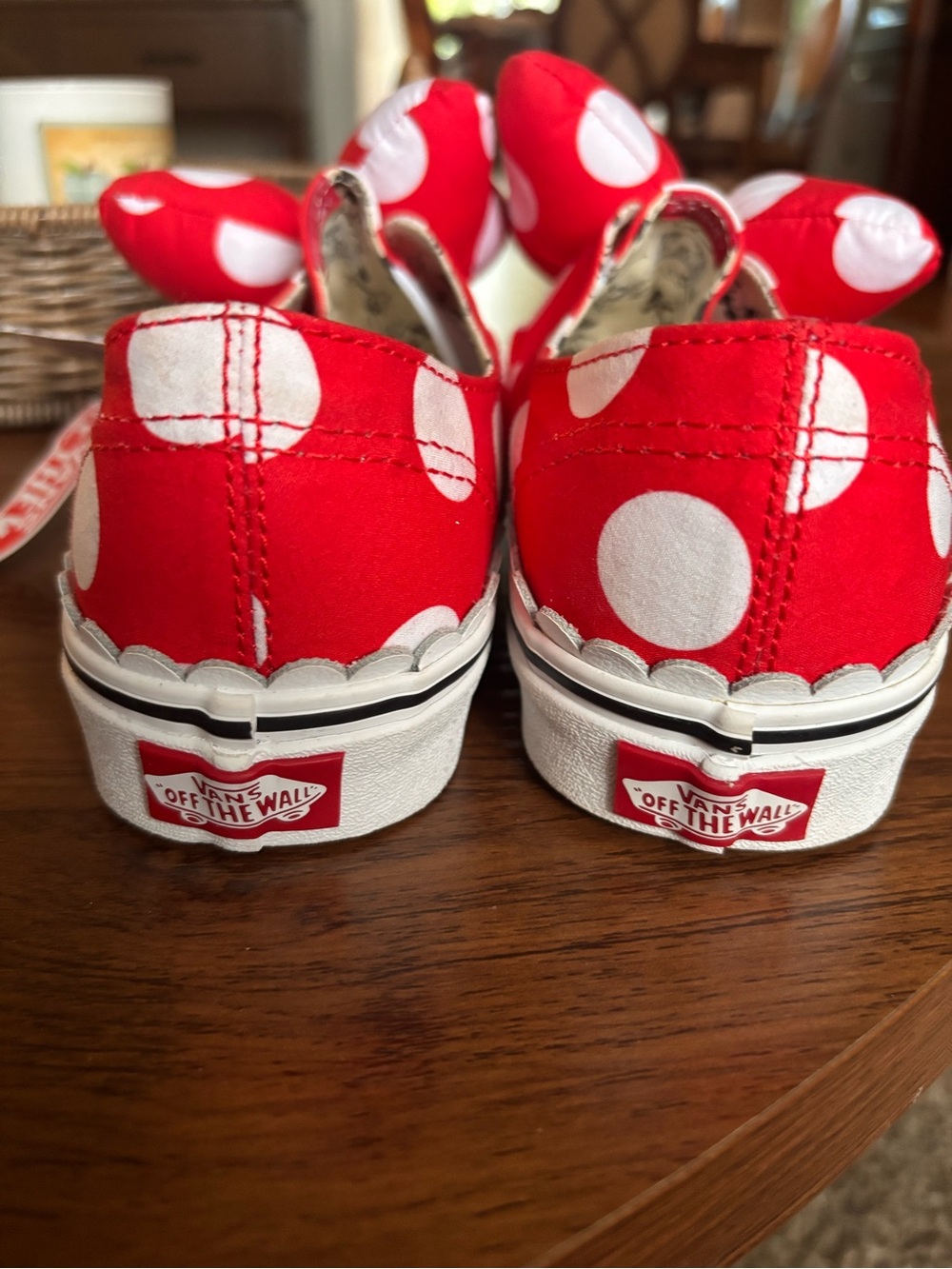 Vans x Disney Minnie Mouse Red White Polka Dot Bow Slip On Sneakers Women’s 8 - Picture 4 of 5